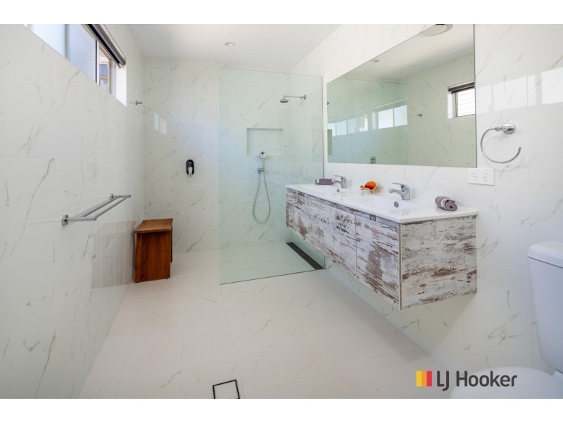 24 Mary Place, Long Beach NSW 2536