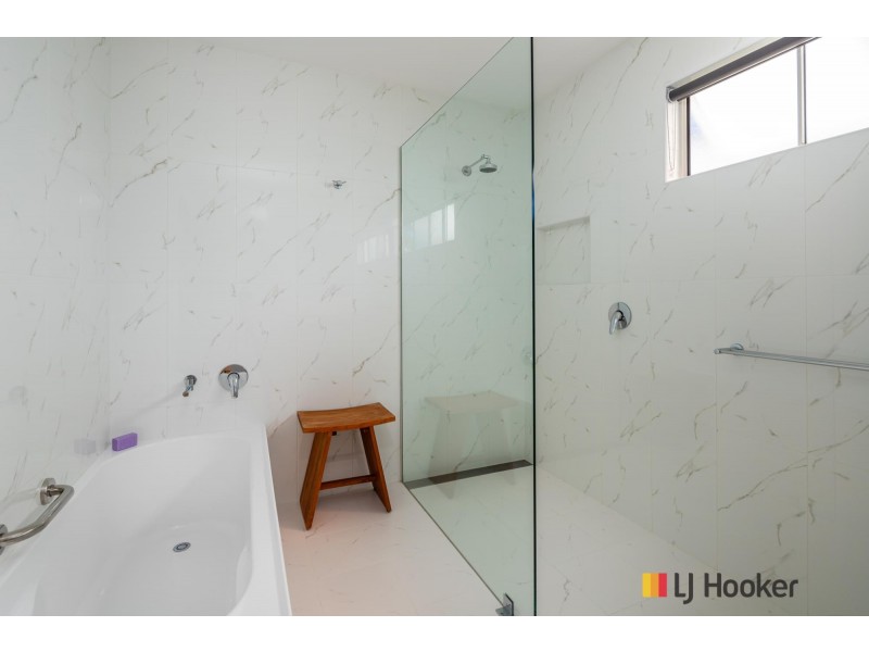 24 Mary Place, Long Beach NSW 2536