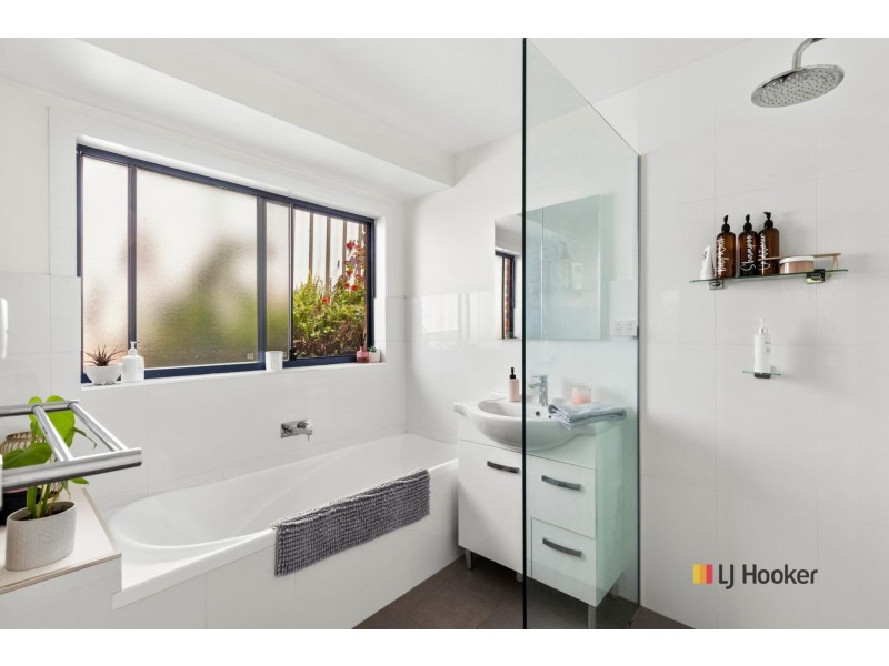 9 Canning Crescent, Sunshine Bay NSW 2536