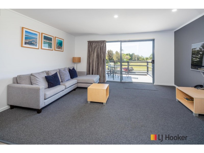 Unit 211/202-208 Beach Road, Batehaven NSW 2536