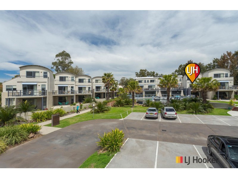 Unit 211/202-208 Beach Road, Batehaven NSW 2536