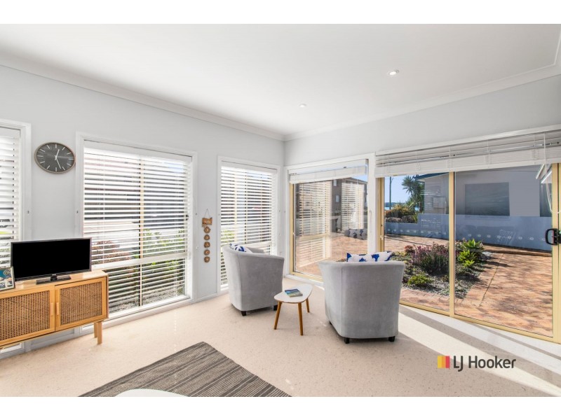 1 John Street, Batehaven NSW 2536