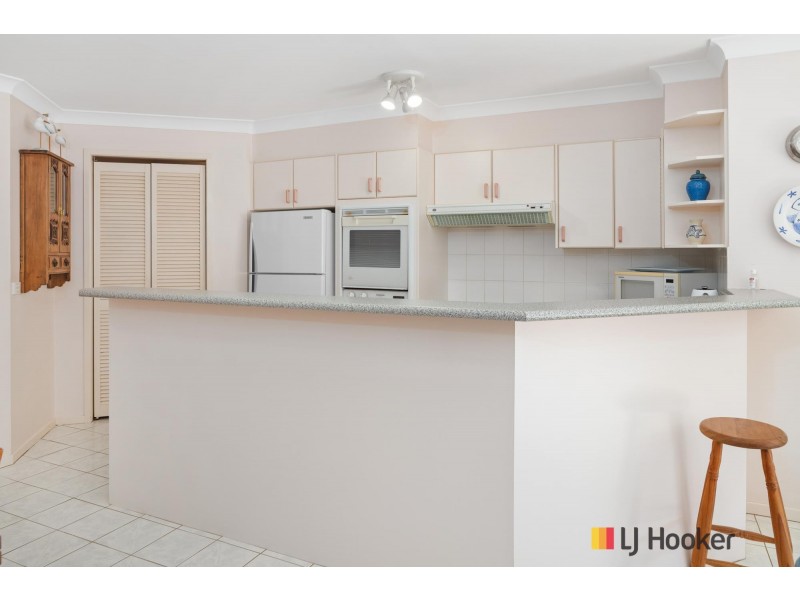 5/8 Edgewood Place, Denhams Beach NSW 2536