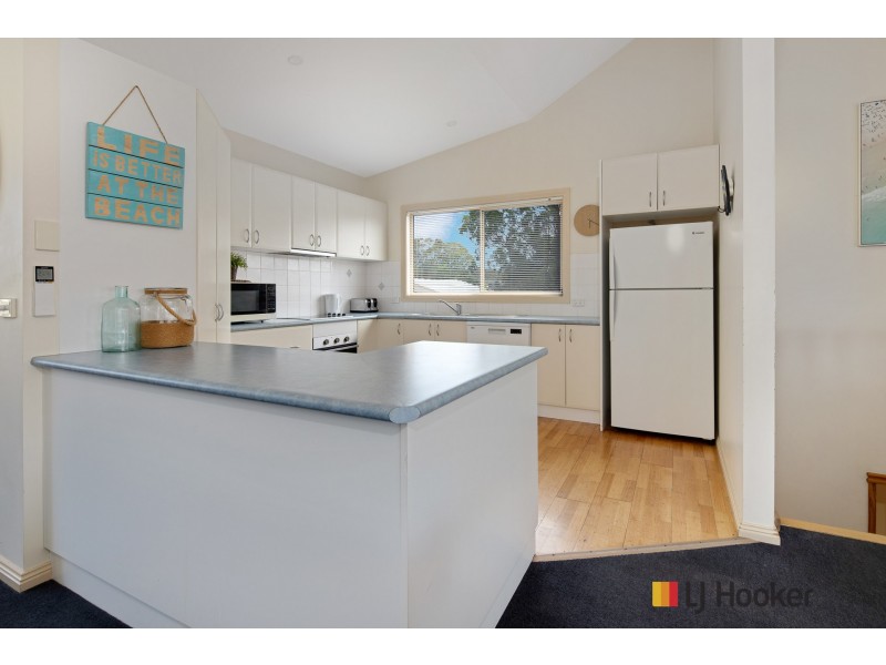 3/3 John Street, Batehaven NSW 2536