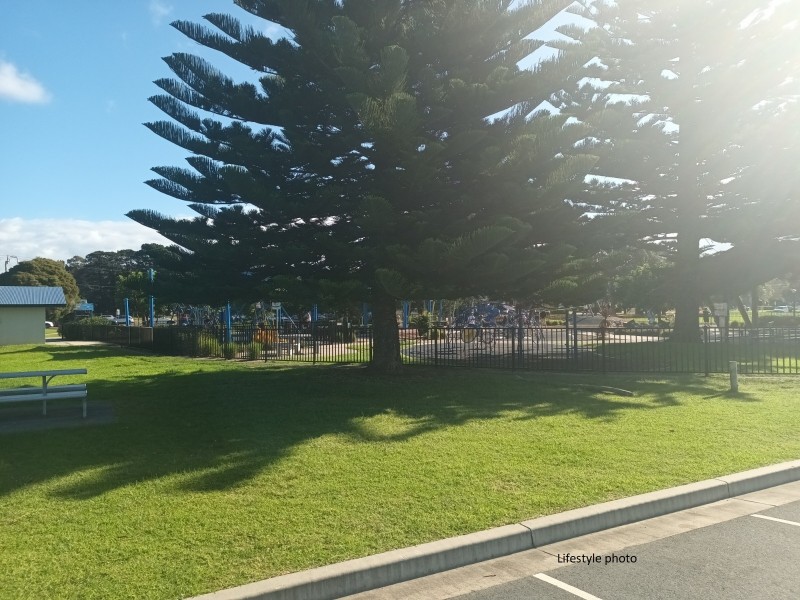 70 Edward Road, Batehaven NSW 2536