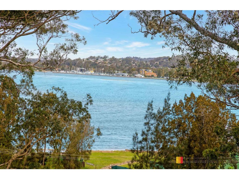 22 Peninsula Drive, North Batemans Bay NSW 2536