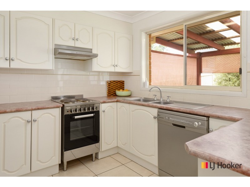 20 Blaxland Crescent, Sunshine Bay NSW 2536