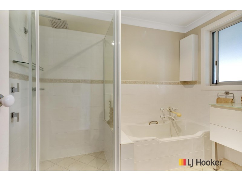24 Calton Road, Batehaven NSW 2536