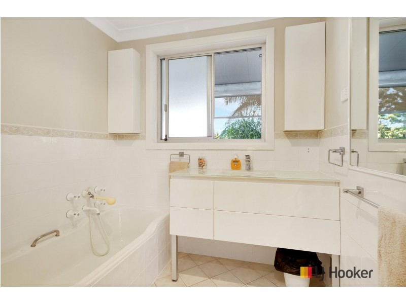 24 Calton Road, Batehaven NSW 2536