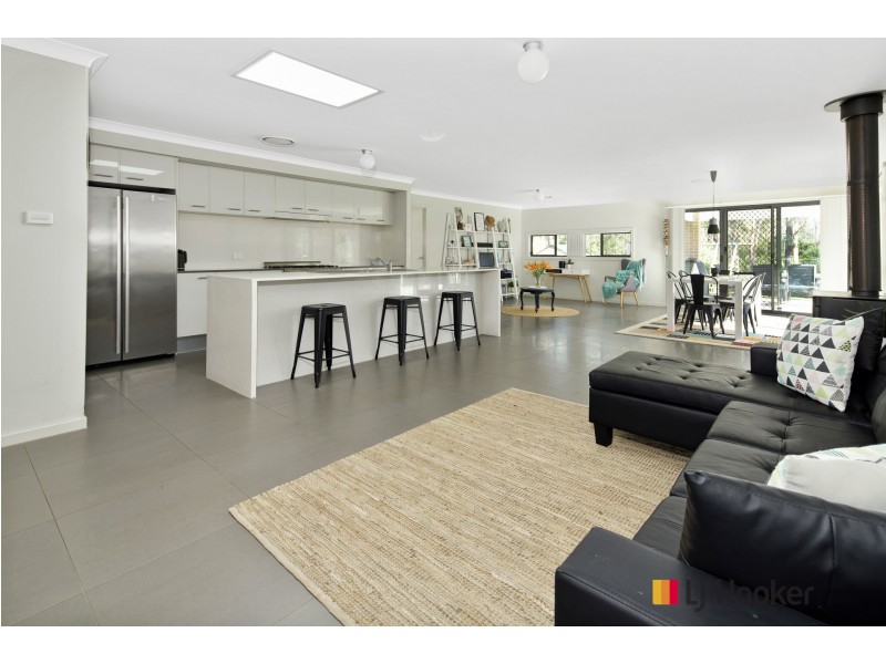 4 Waterson Drive, Surf Beach NSW 2536