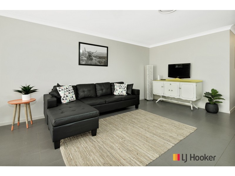 4 Waterson Drive, Surf Beach NSW 2536