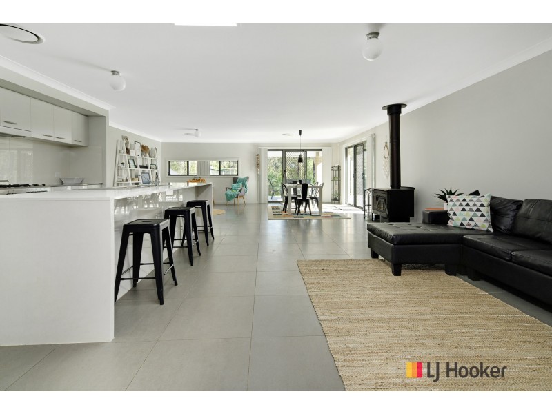 4 Waterson Drive, Surf Beach NSW 2536