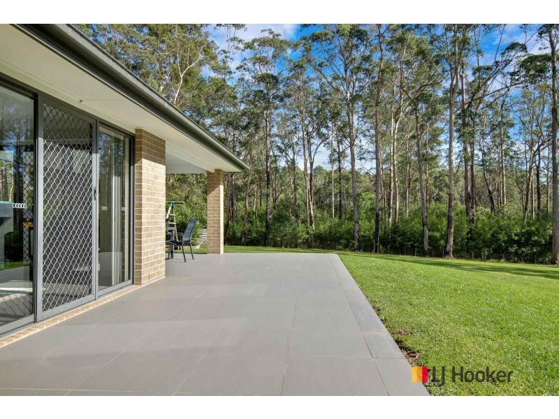 4 Waterson Drive, Surf Beach NSW 2536
