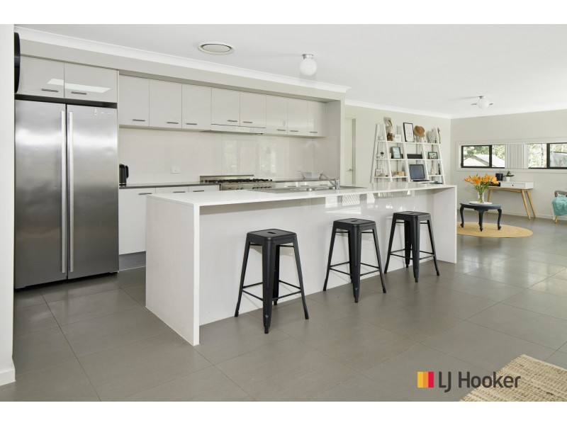 4 Waterson Drive, Surf Beach NSW 2536