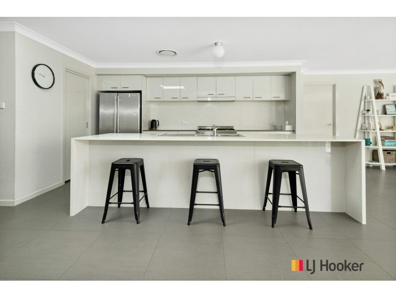 4 Waterson Drive, Surf Beach NSW 2536