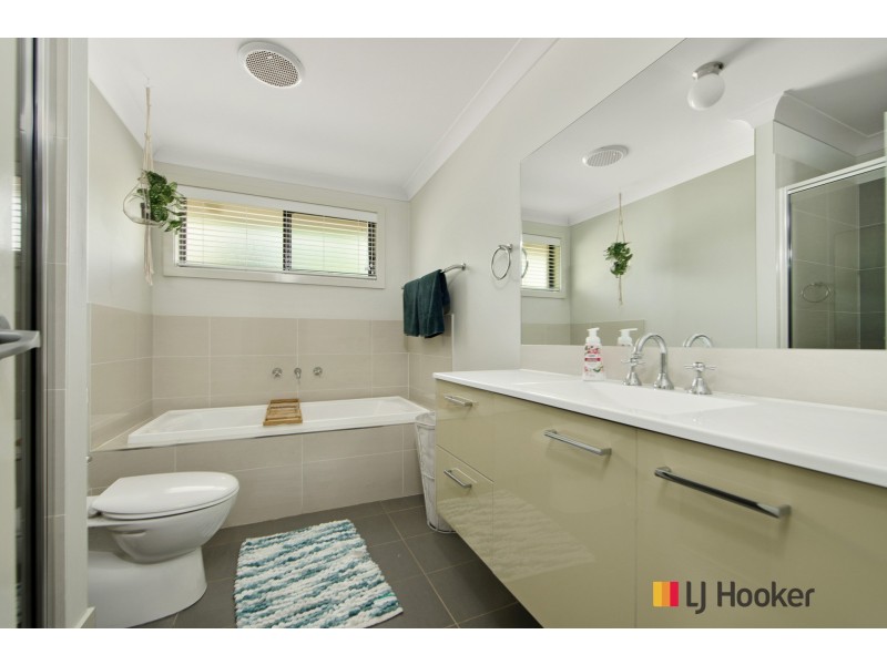 4 Waterson Drive, Surf Beach NSW 2536