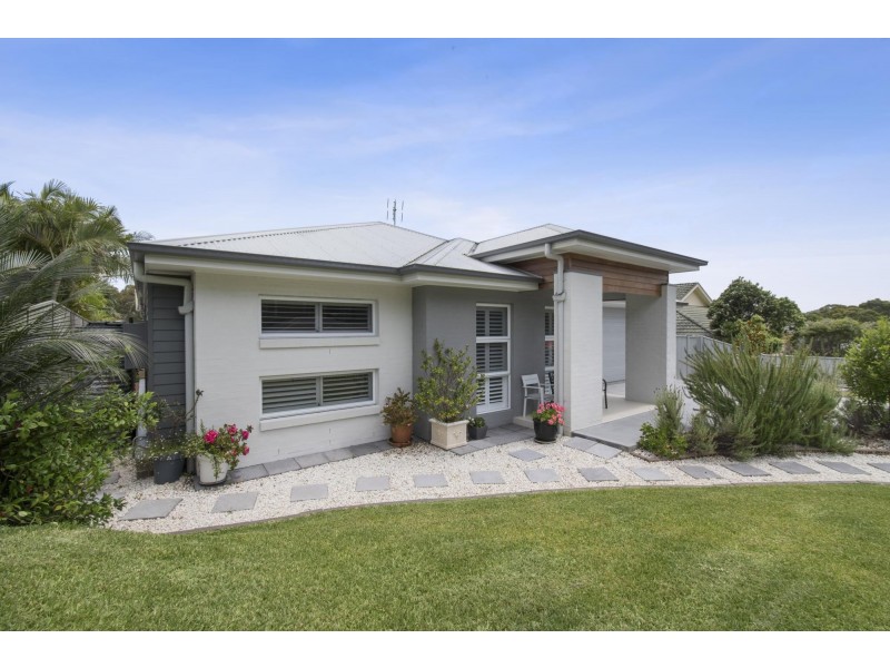 30 Courtenay Crescent, Long Beach NSW 2536