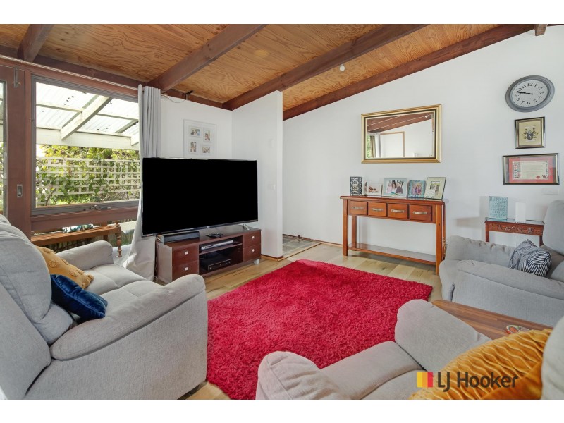 2 Lockyersleigh Avenue, Batehaven NSW 2536
