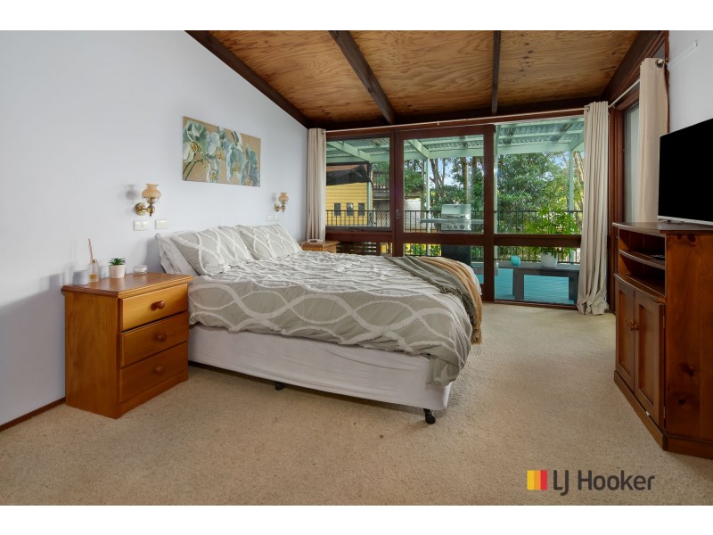 2 Lockyersleigh Avenue, Batehaven NSW 2536