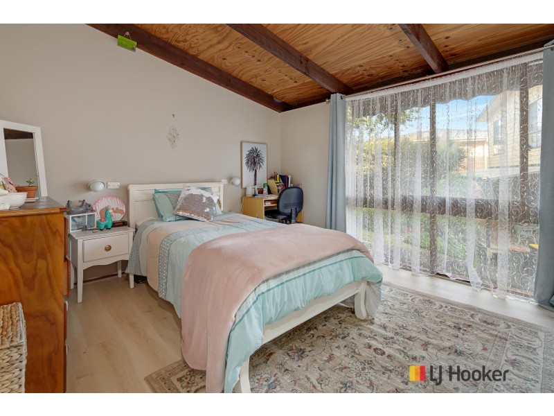 2 Lockyersleigh Avenue, Batehaven NSW 2536