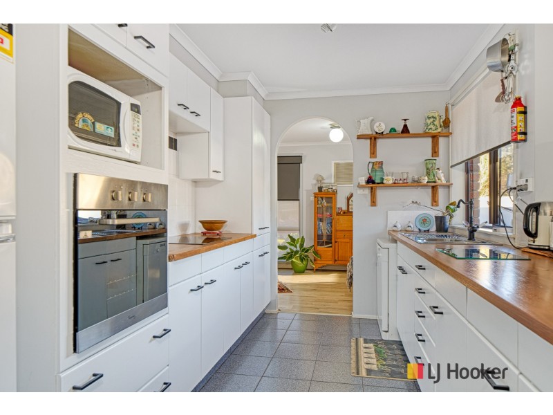 83 Karoola Crescent, Surfside NSW 2536