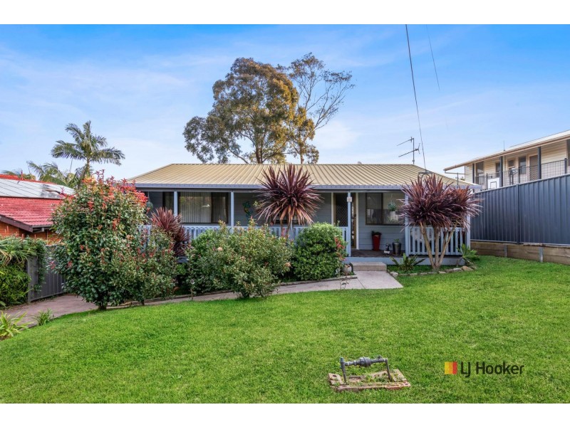 21 Berrima Parade, Surfside NSW 2536