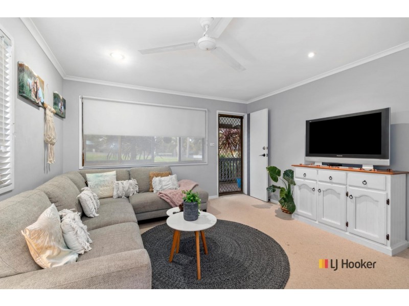 21 Berrima Parade, Surfside NSW 2536