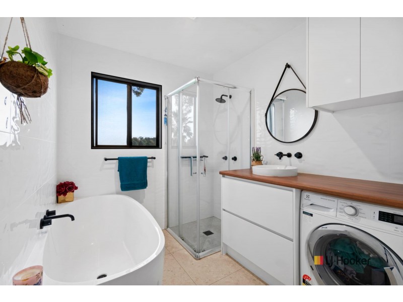 21 Berrima Parade, Surfside NSW 2536