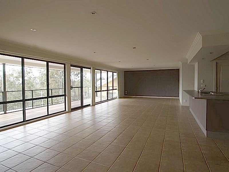 24 Catalina Drive, Catalina NSW 2536