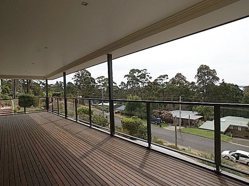 24 Catalina Drive, Catalina NSW 2536