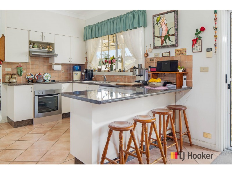 81 Eric Fenning Drive, Surf Beach NSW 2536