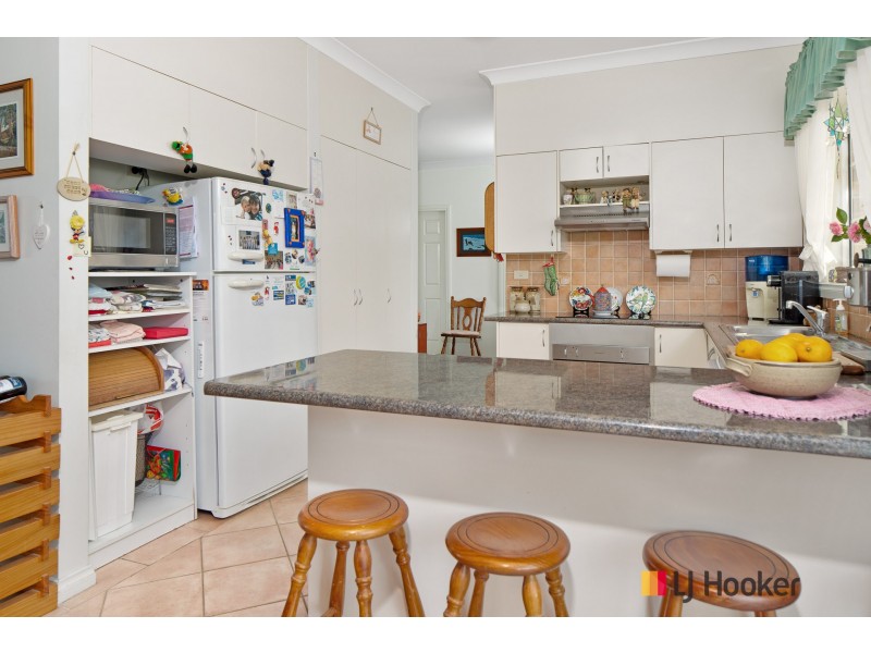 81 Eric Fenning Drive, Surf Beach NSW 2536