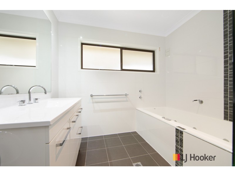 17 Foam Street, Surfside NSW 2536