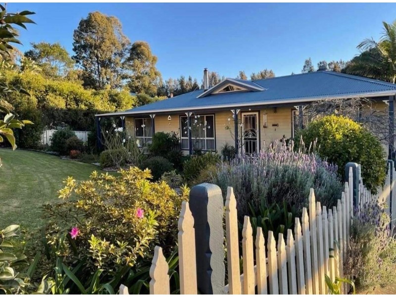 7 Palana Street, Surfside NSW 2536
