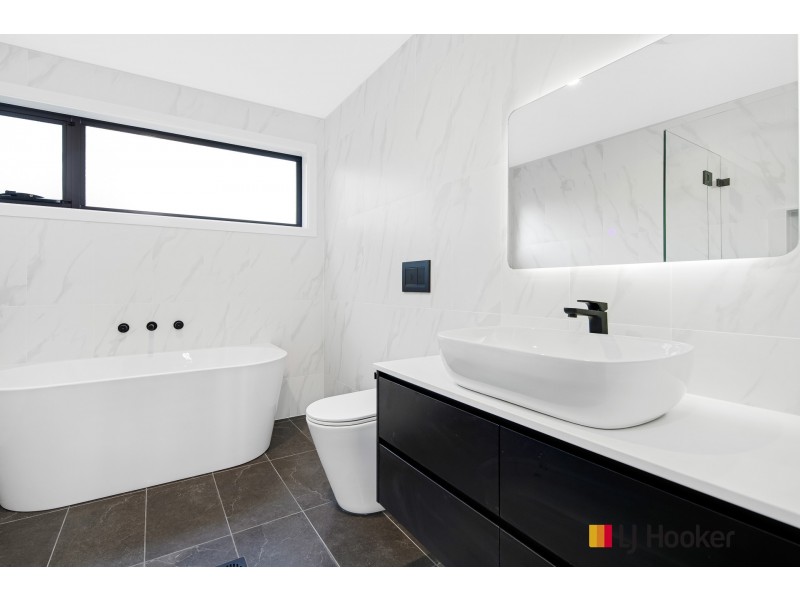 60 Bellbird Drive, Malua Bay NSW 2536