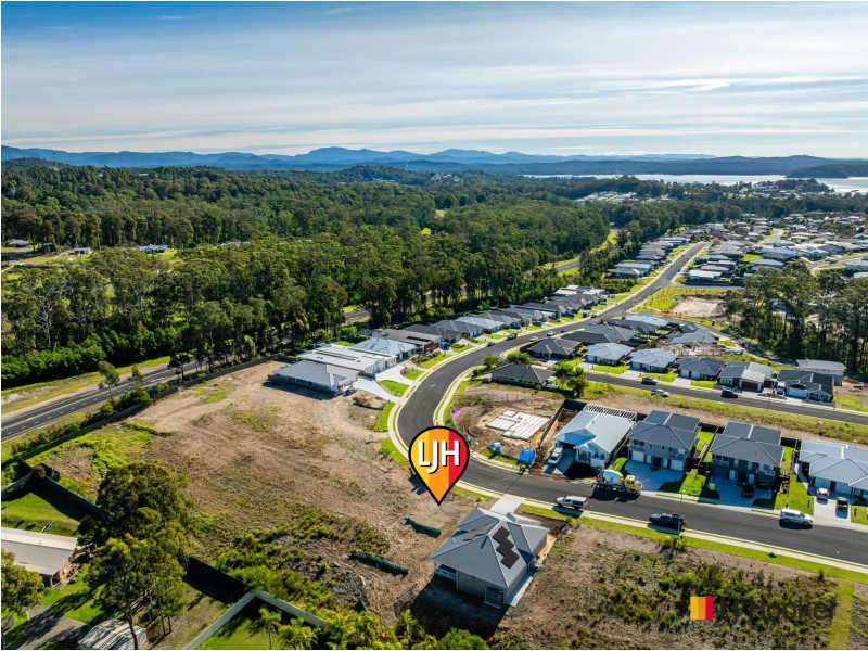 90 Freycinet Drive, Sunshine Bay NSW 2536