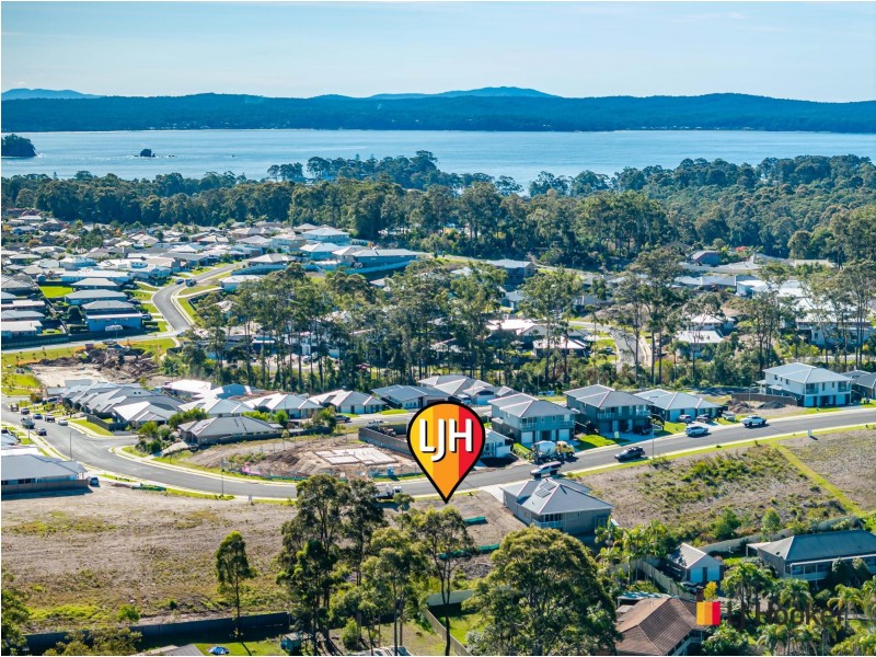 90 Freycinet Drive, Sunshine Bay NSW 2536