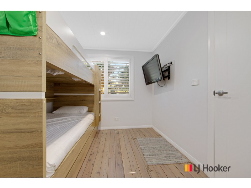 641 Beach Road, Surf Beach NSW 2536