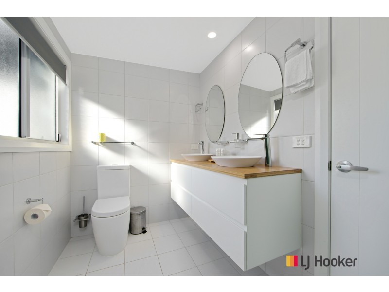 641 Beach Road, Surf Beach NSW 2536