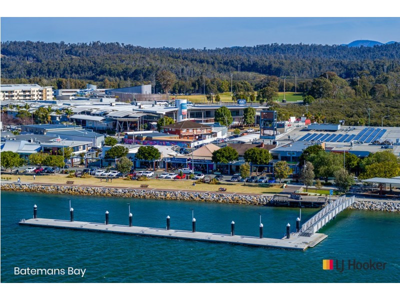 13 Woodlot Place, Batehaven NSW 2536