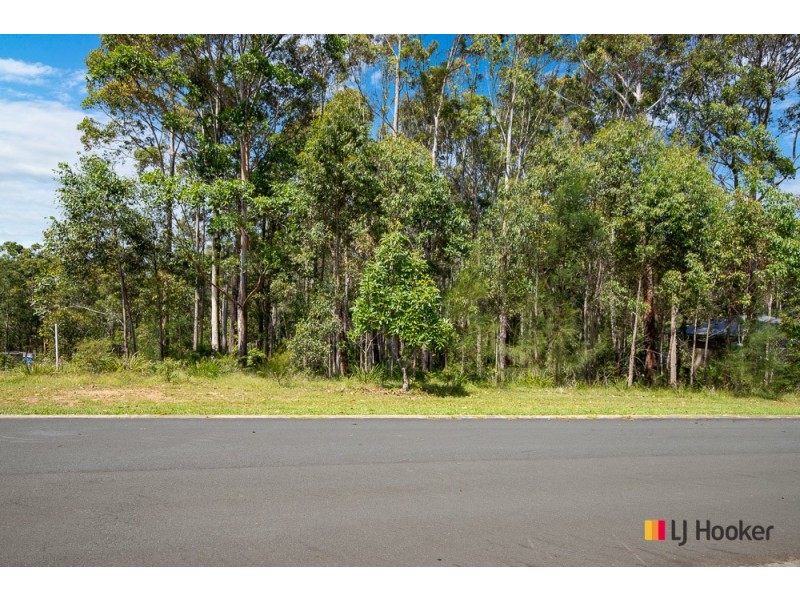 13 Woodlot Place, Batehaven NSW 2536