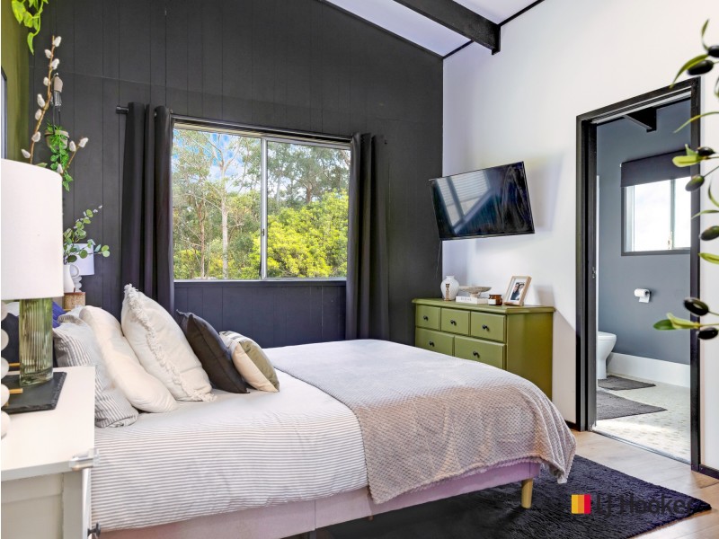 16 Pleasurelea Drive, Sunshine Bay NSW 2536