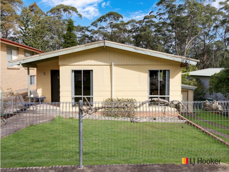 16 Pleasurelea Drive, Sunshine Bay NSW 2536