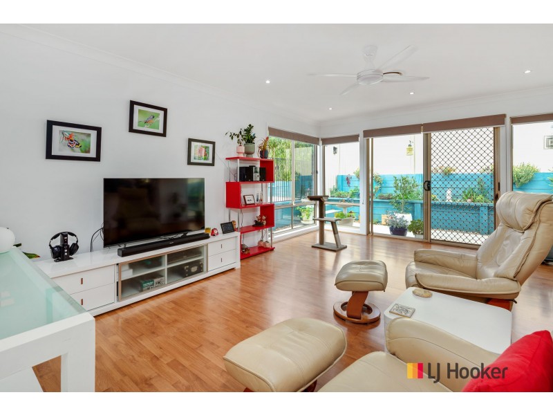 3 Stuart Place, Sunshine Bay NSW 2536