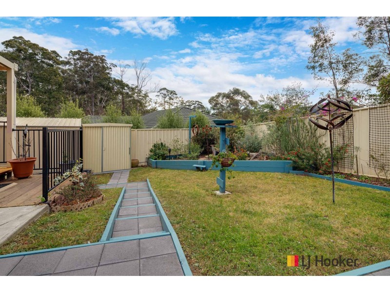 3 Stuart Place, Sunshine Bay NSW 2536