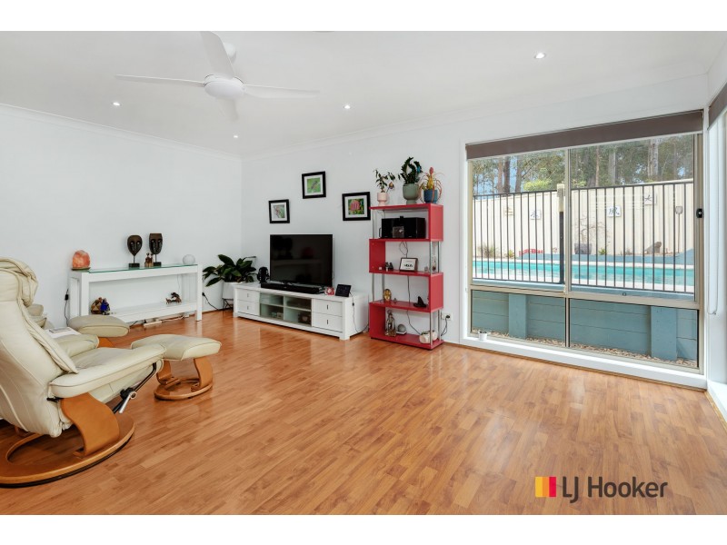 3 Stuart Place, Sunshine Bay NSW 2536