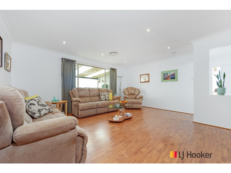 3 Stuart Place, Sunshine Bay NSW 2536