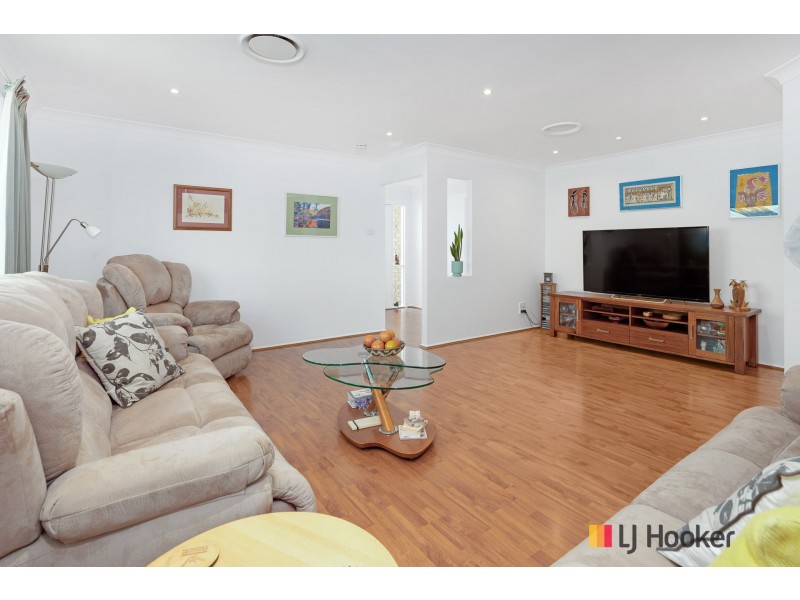 3 Stuart Place, Sunshine Bay NSW 2536