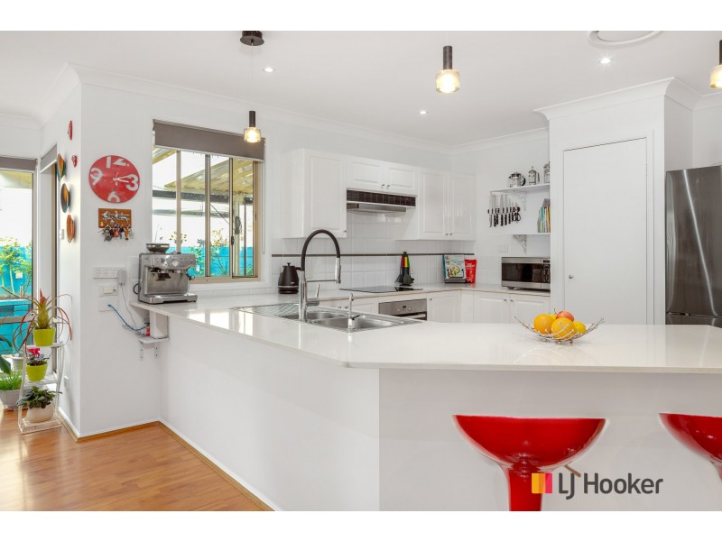 3 Stuart Place, Sunshine Bay NSW 2536