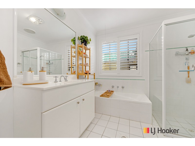 3 Stuart Place, Sunshine Bay NSW 2536